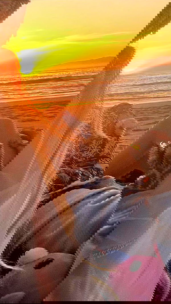 zommmbri image ~ Altpins