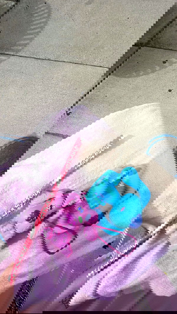 zommmbri image ~ Altpins