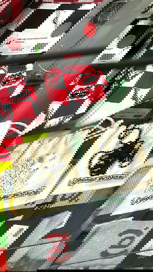 zommmbri image ~ Altpins