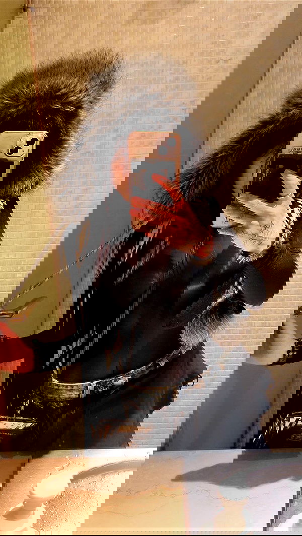 zommmbri image ~ Altpins