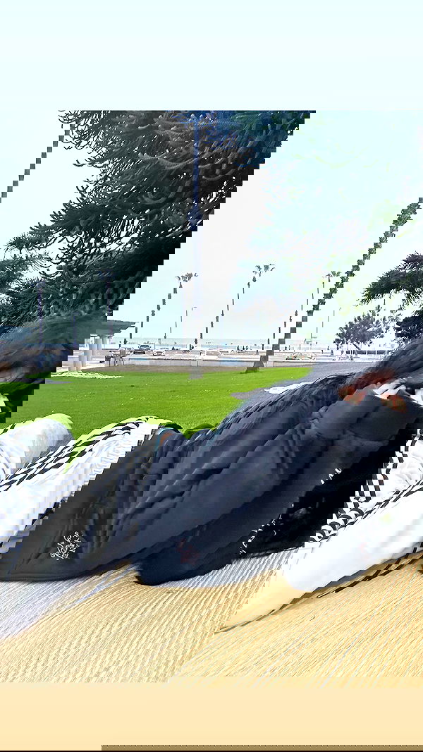 zommmbri image ~ Altpins