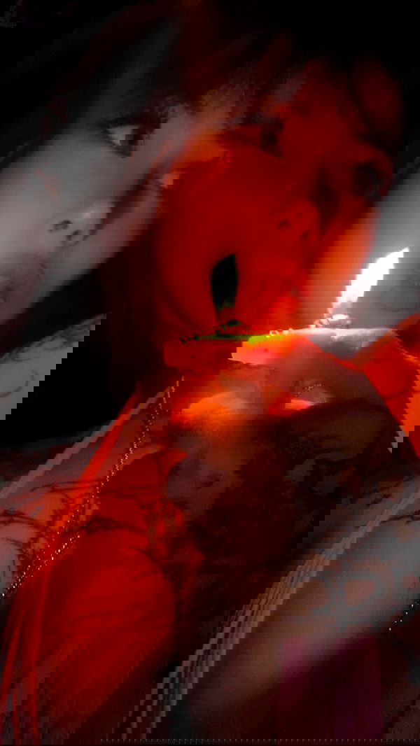 zommmbri image ~ Altpins