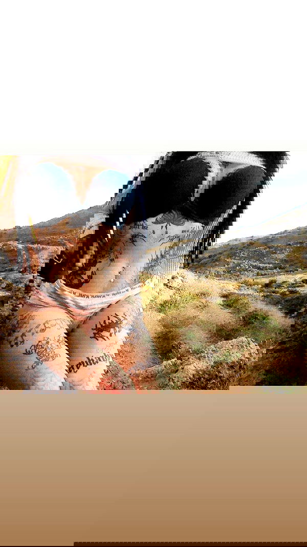 zommmbri image ~ Altpins