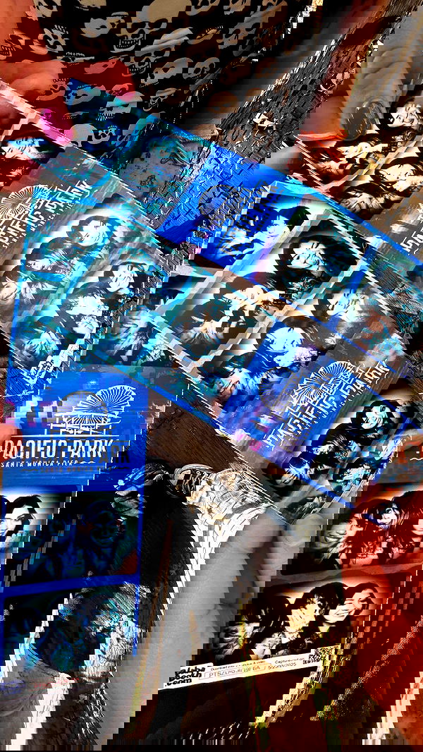 zommmbri image ~ Altpins