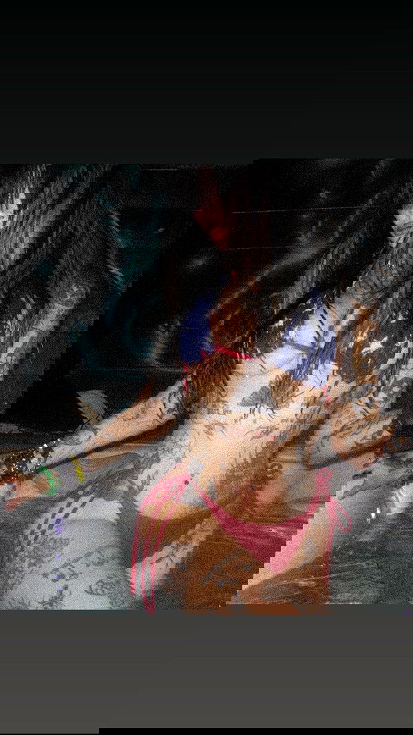 zommmbri image ~ Altpins