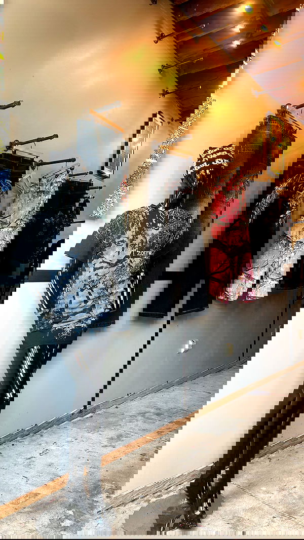 zommmbri image ~ Altpins