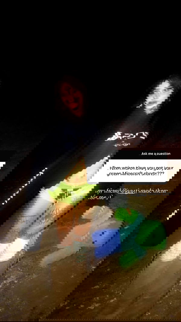 zommmbri image ~ Altpins