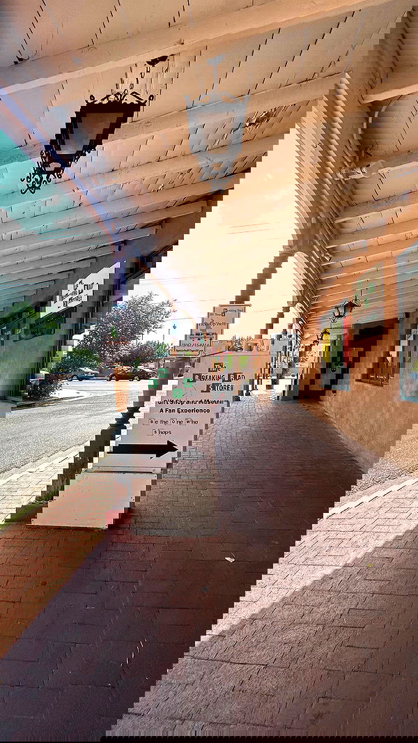 zommmbri image ~ Altpins