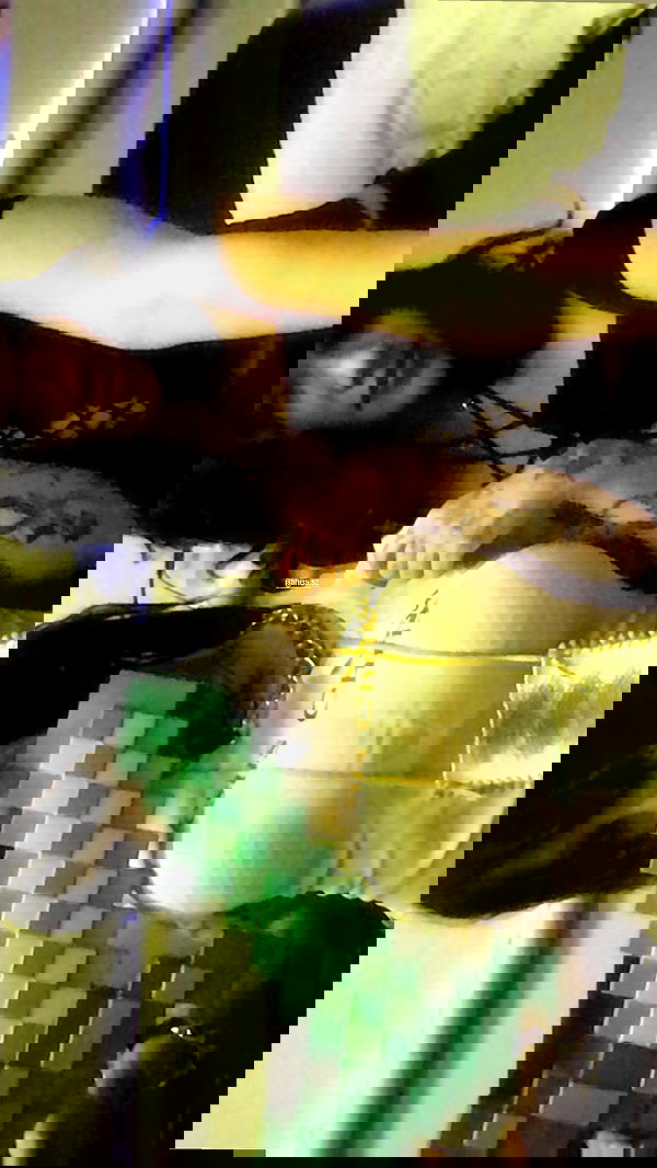 zommmbri image ~ Altpins