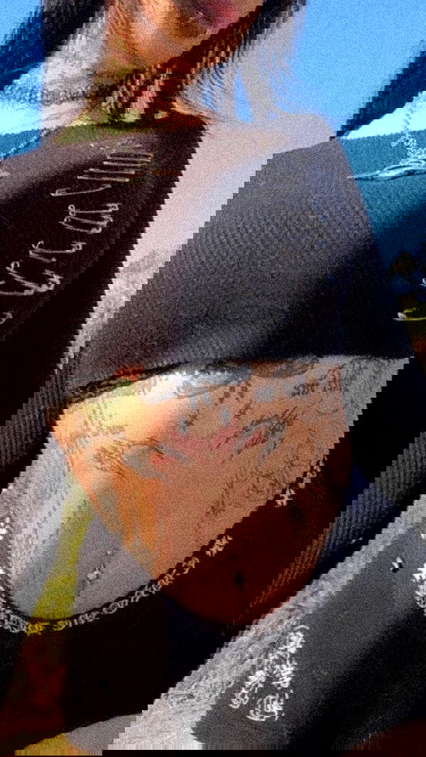 zommmbri image ~ Altpins