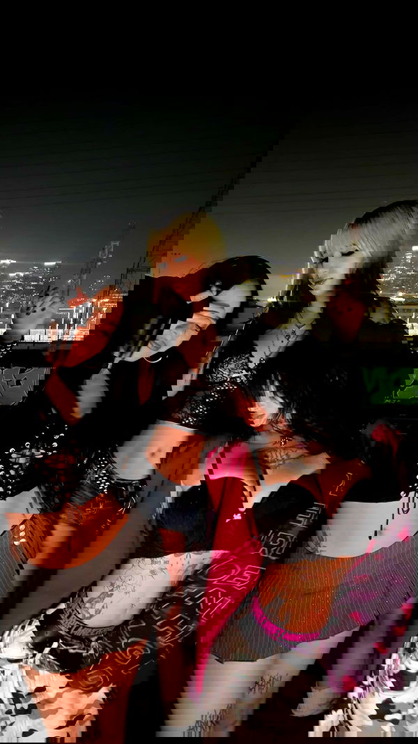 zommmbri image ~ Altpins