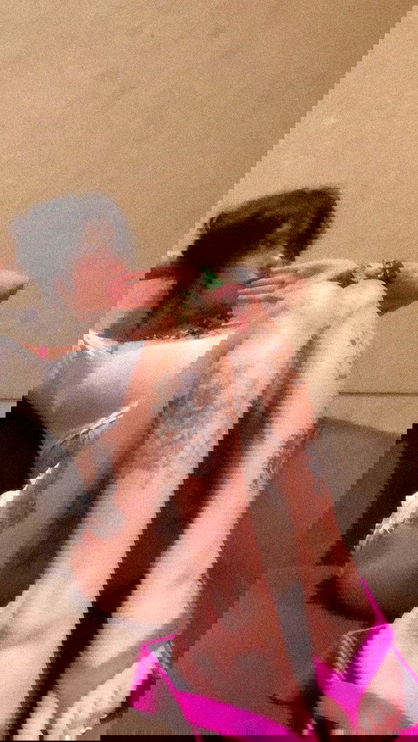 zommmbri image ~ Altpins