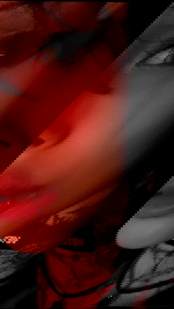 zommmbri image ~ Altpins