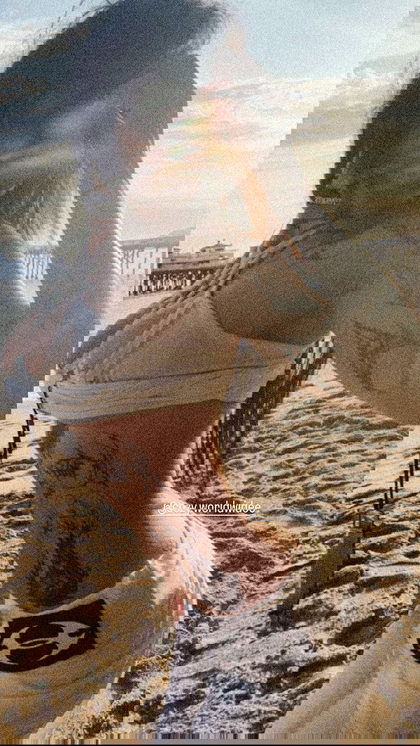 zommmbri image ~ Altpins