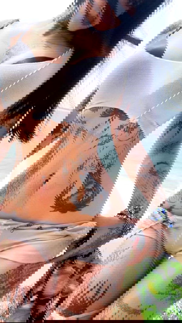 zommmbri image ~ Altpins