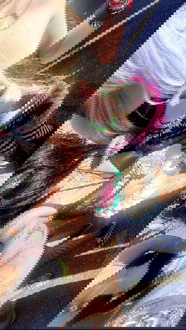 zommmbri image ~ Altpins