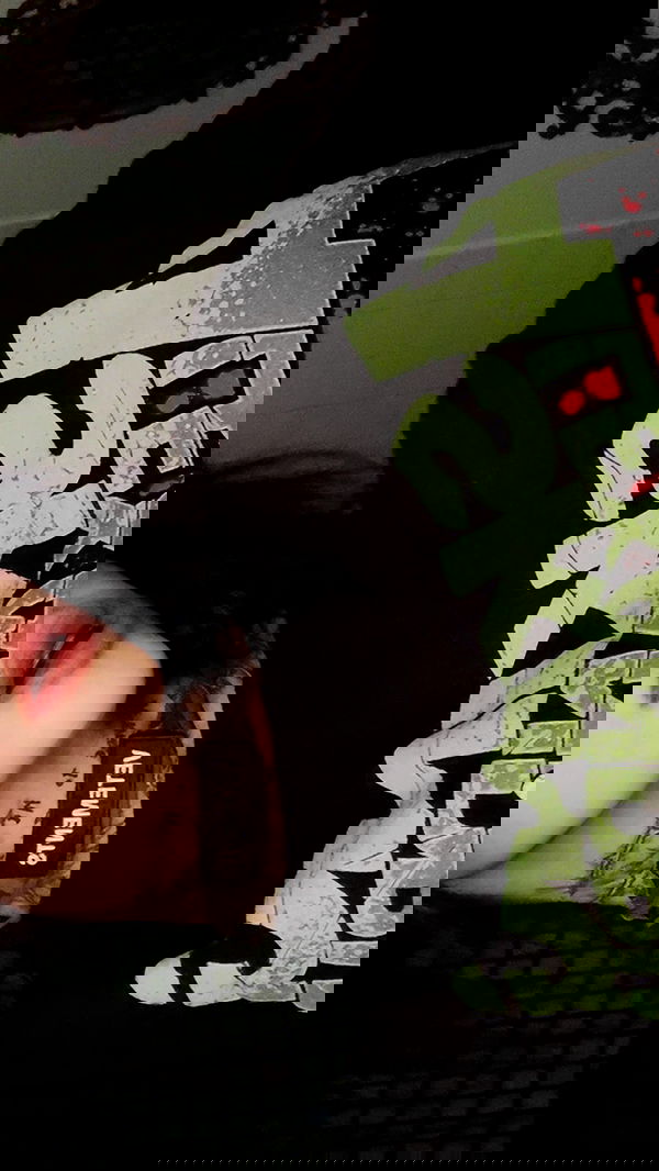 zommmbri image ~ Altpins