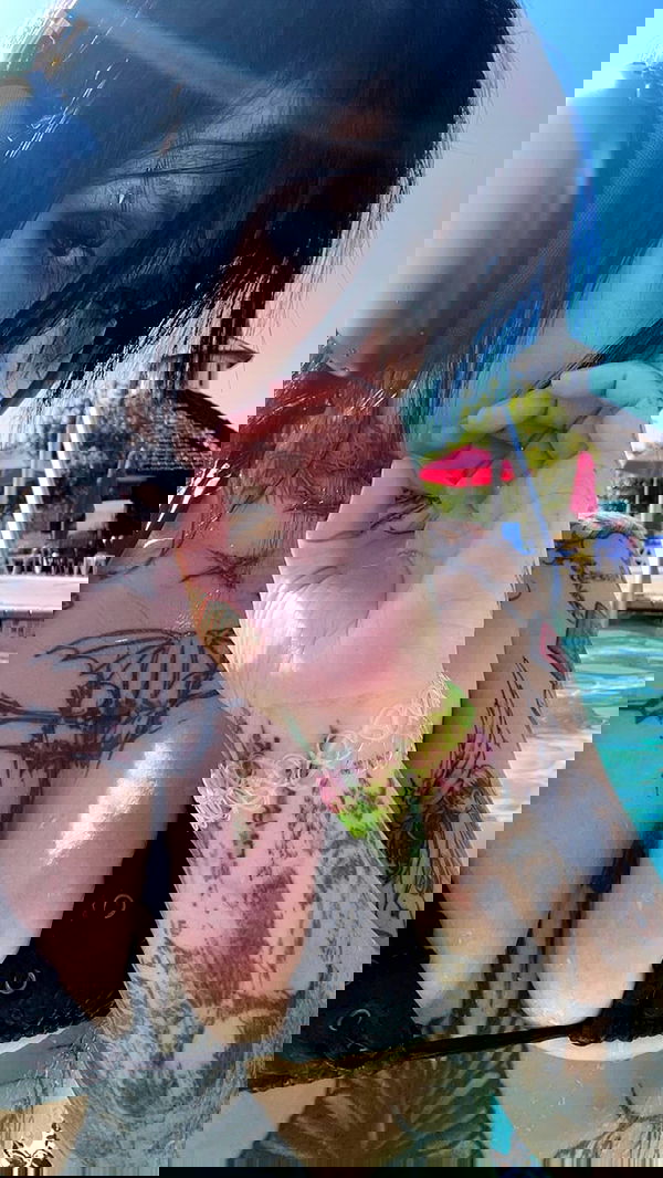 zommmbri image ~ Altpins