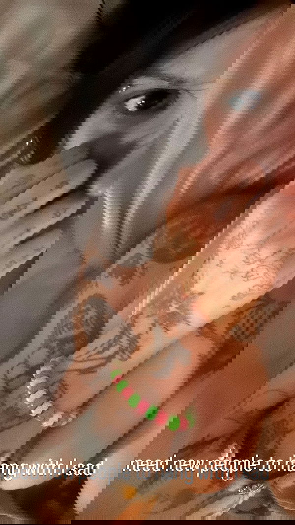 zommmbri image ~ Altpins