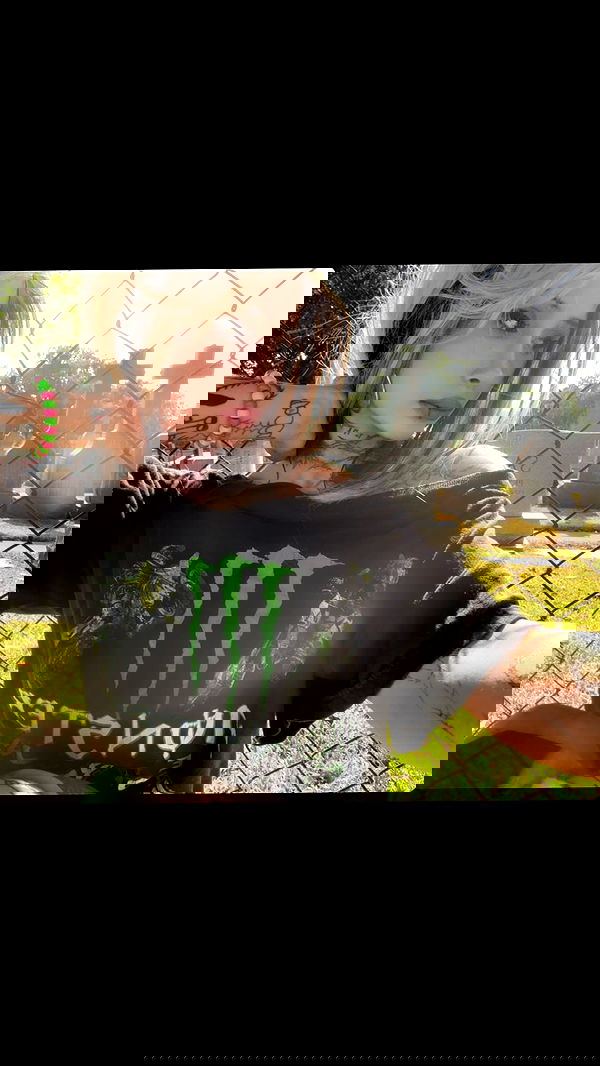 zommmbri image ~ Altpins