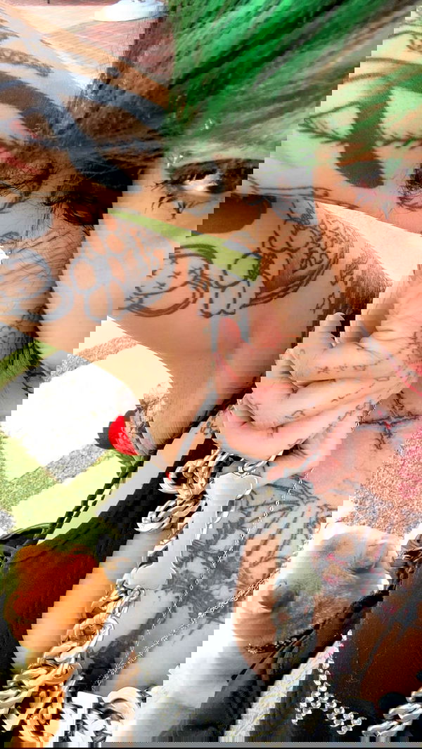 zommmbri image ~ Altpins