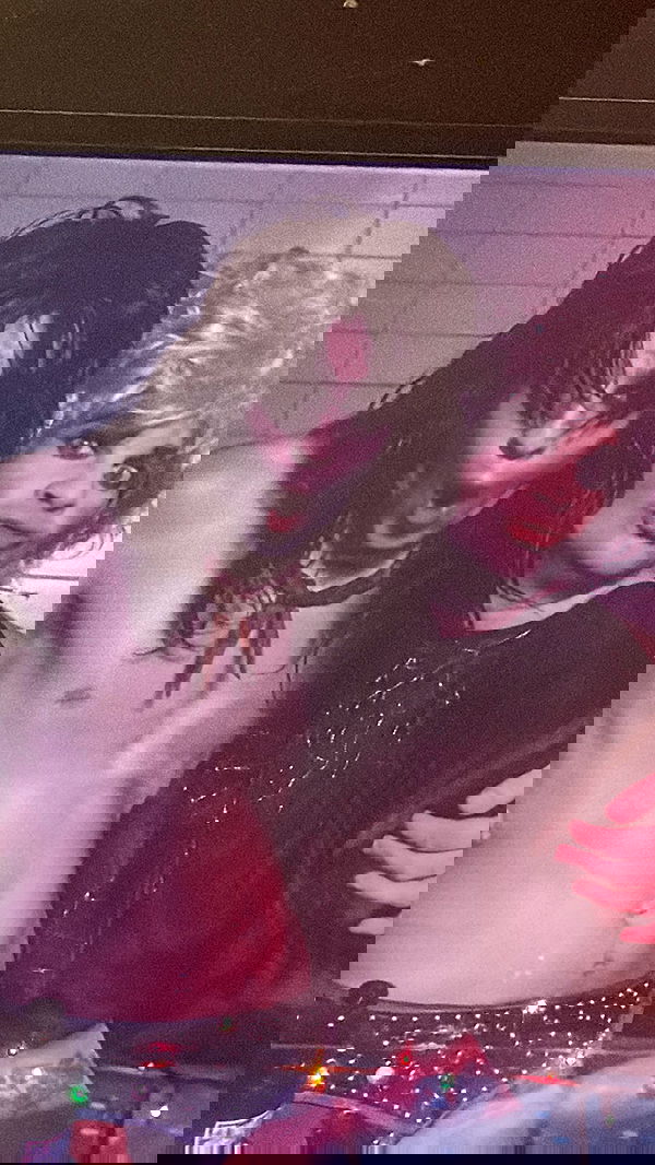 zommmbri image ~ Altpins