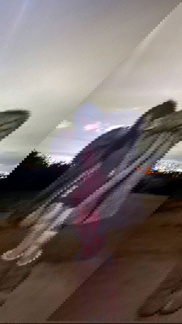 zommmbri image ~ Altpins