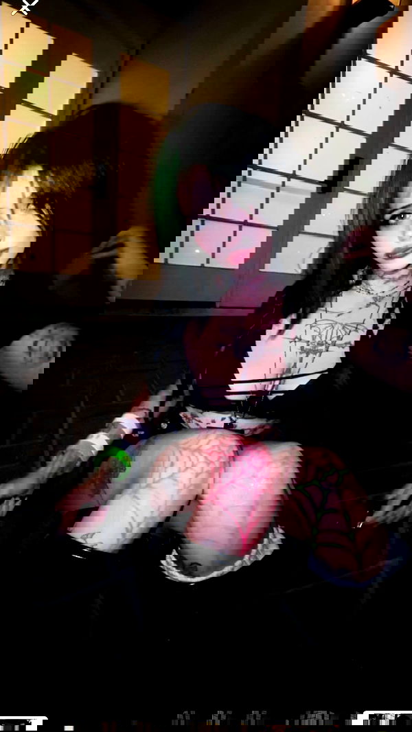 zommmbri image ~ Altpins