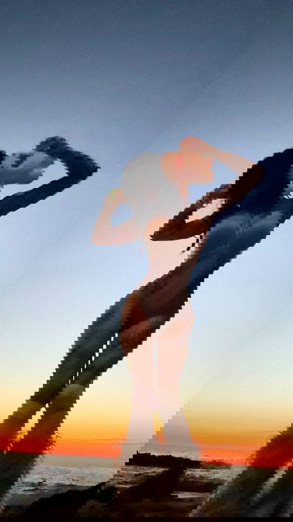 zommmbri image ~ Altpins