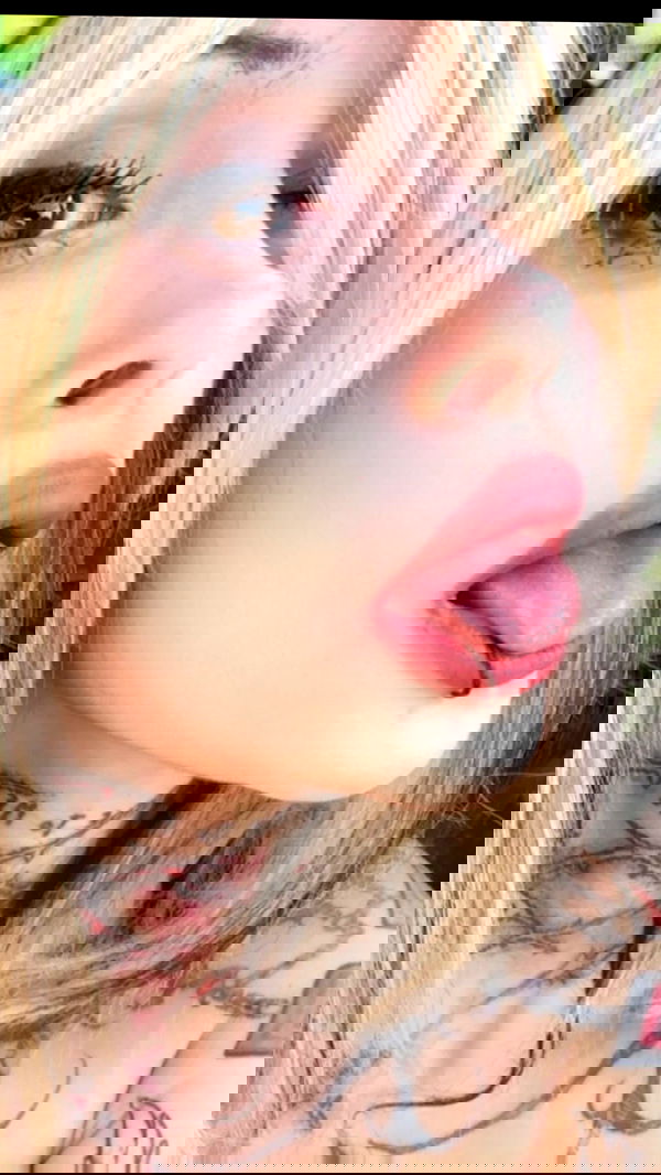 zommmbri image ~ Altpins