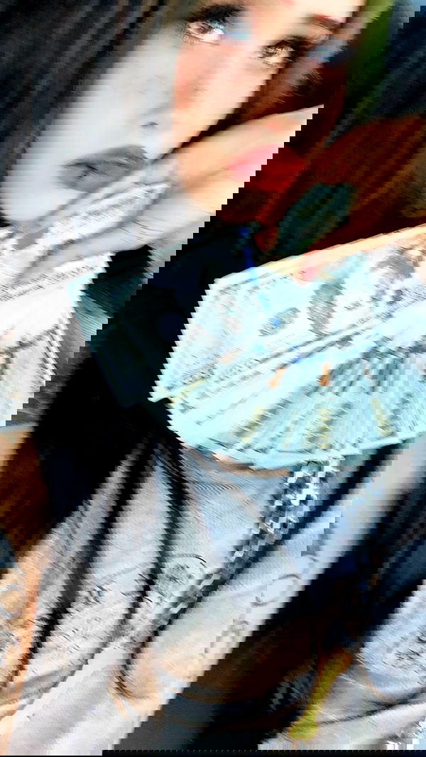 zommmbri image ~ Altpins