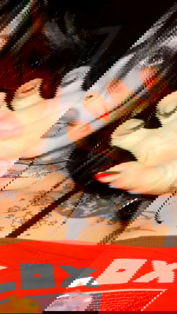 zommmbri image ~ Altpins