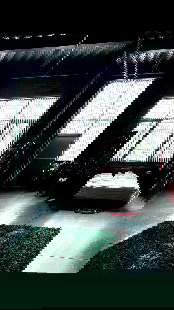 zommmbri image ~ Altpins