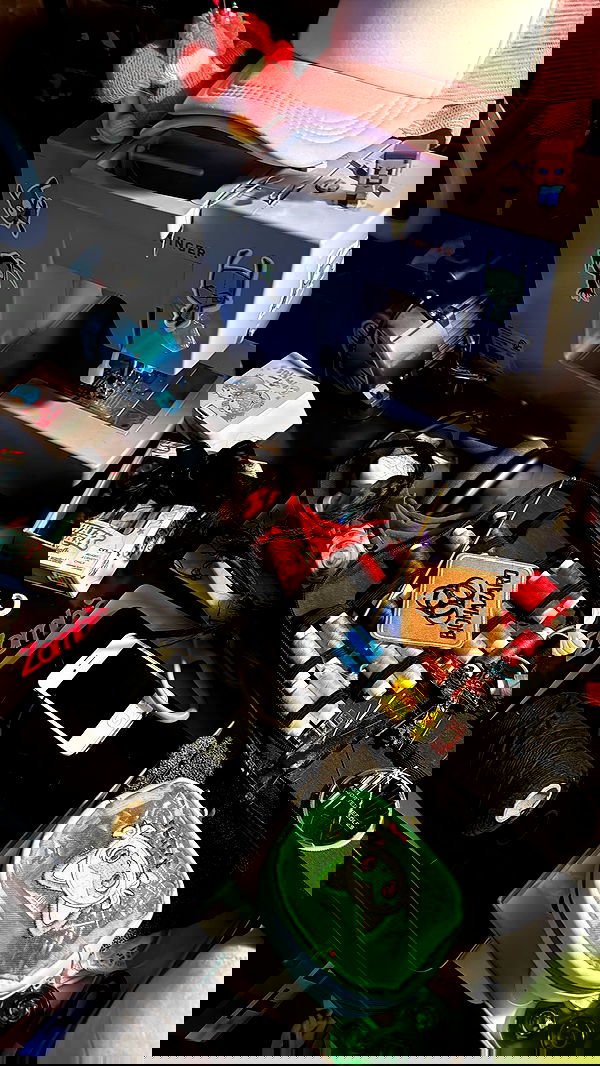 zommmbri image ~ Altpins