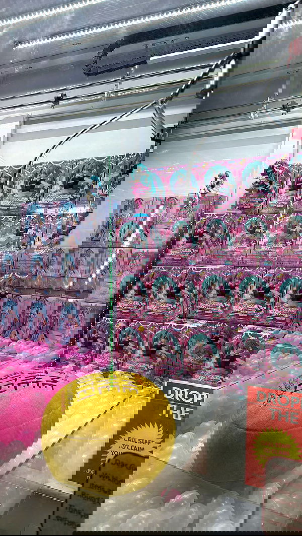 zommmbri image ~ Altpins