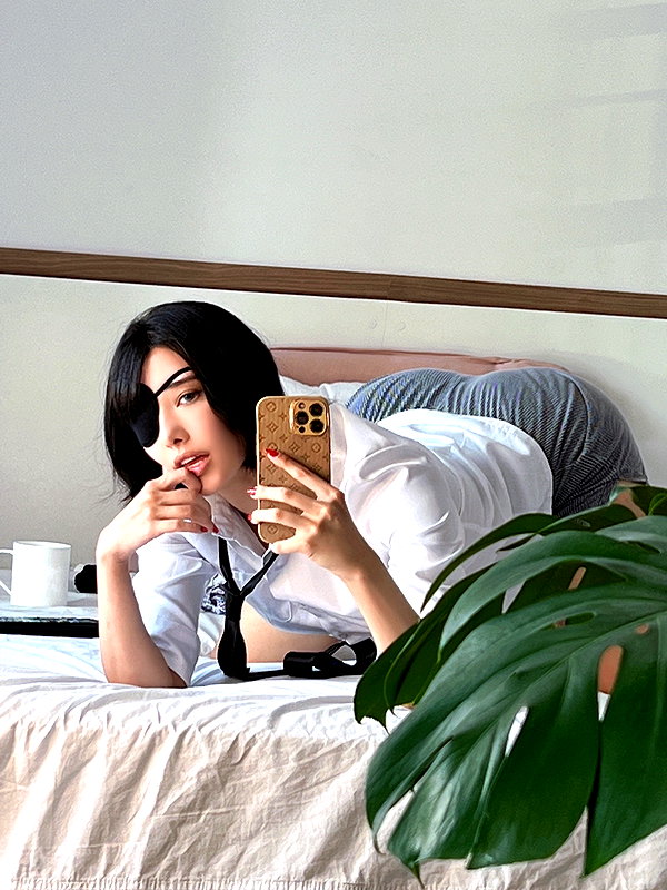voulezjj tiktok image archive image