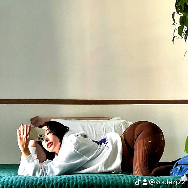 voulezjj tiktok image archive image