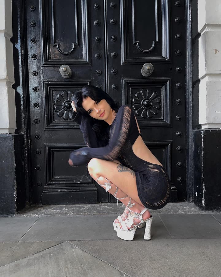 alice_hez  image archive image