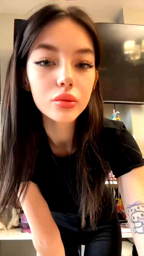 mia_goth2004 archive video preview