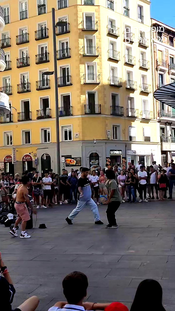 barzomer archive video preview