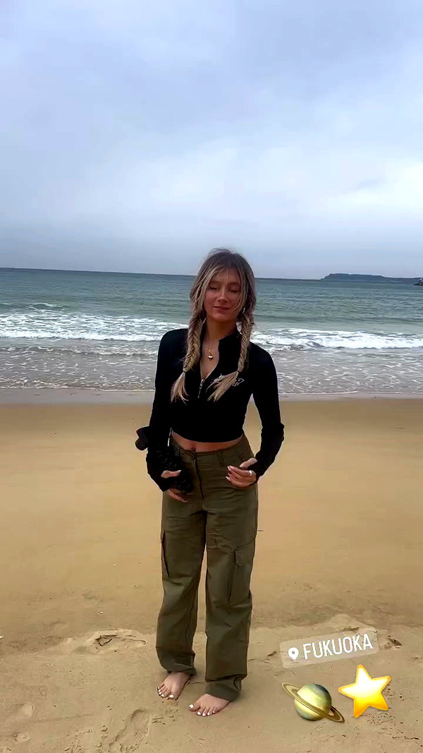 ellianawalmsley archive video preview