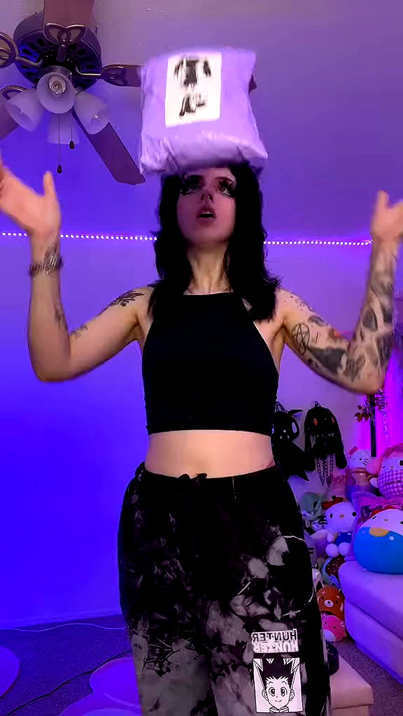 yeahimcaroline archive video preview