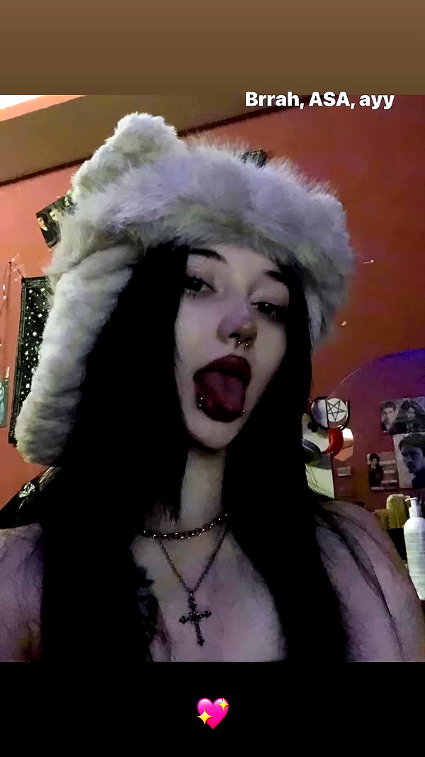 madamist_ archive video preview