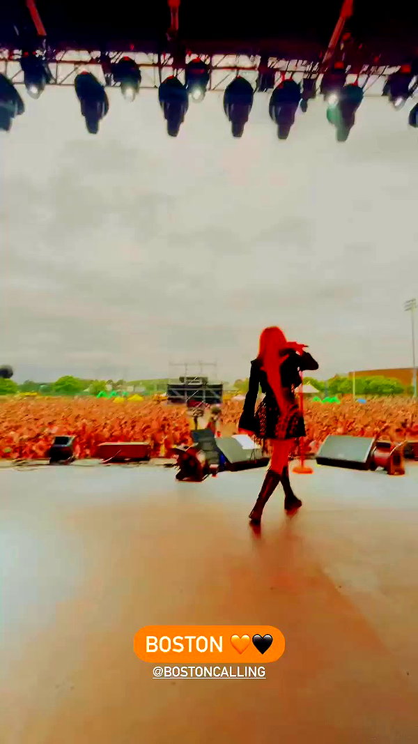 avrillavigne archive video preview