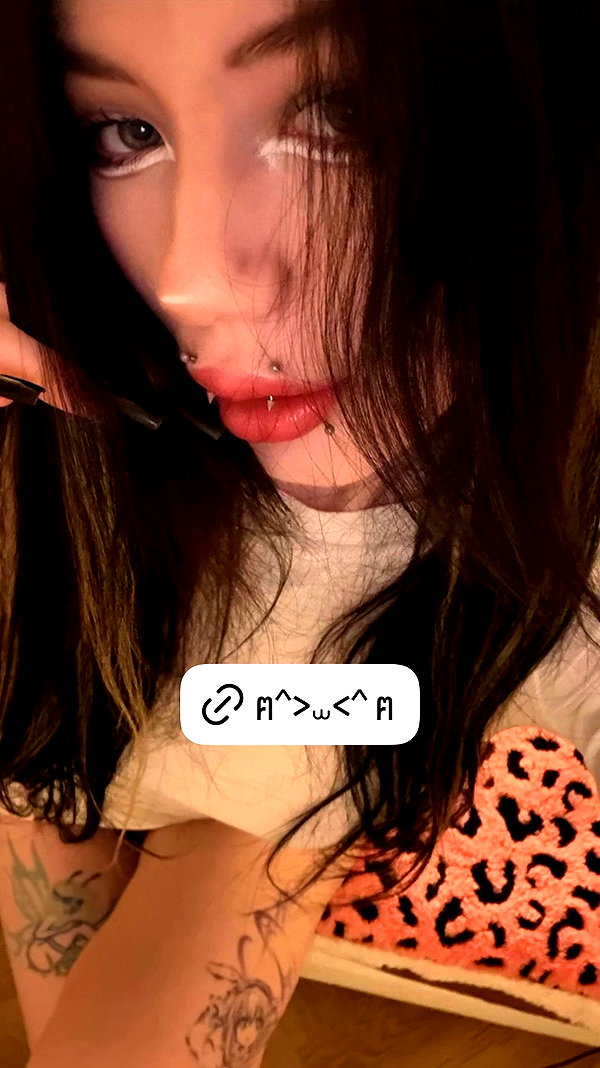 mia_goth2004 archive video preview