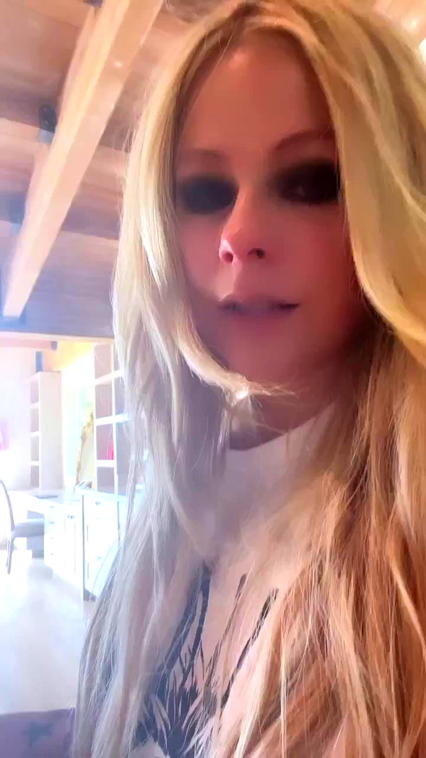avrillavigne archive video preview
