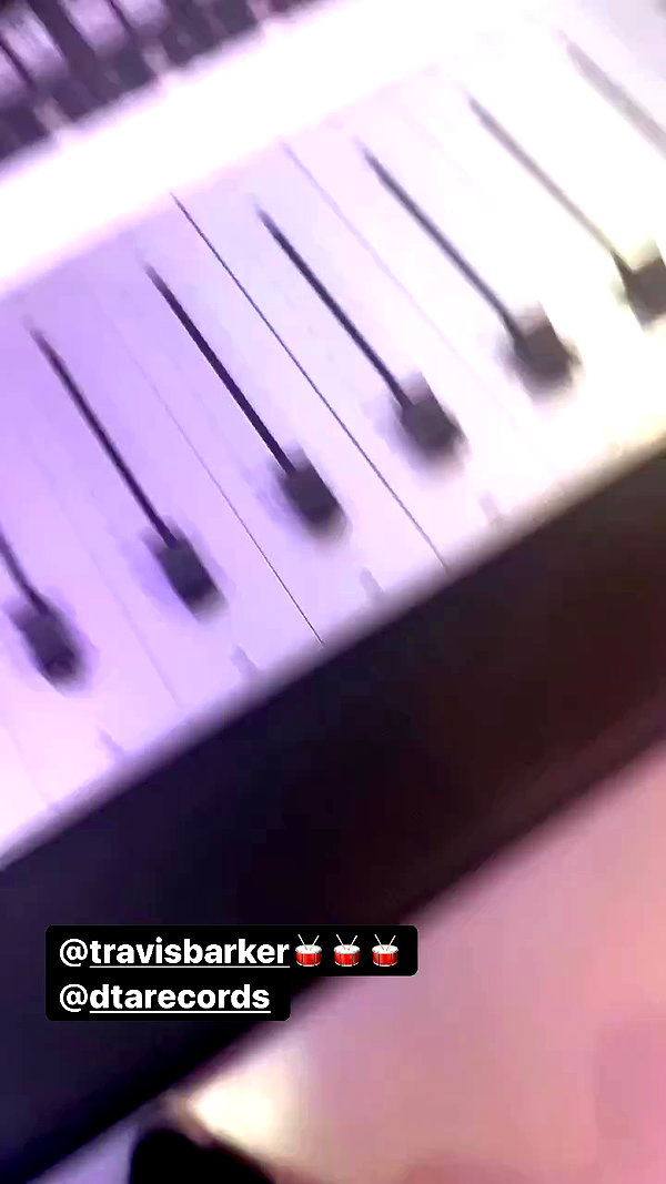 avrillavigne archive video preview
