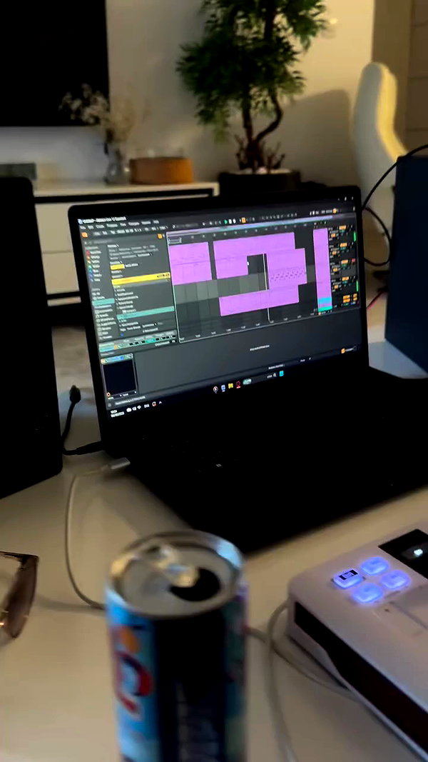 assoolin archive video preview