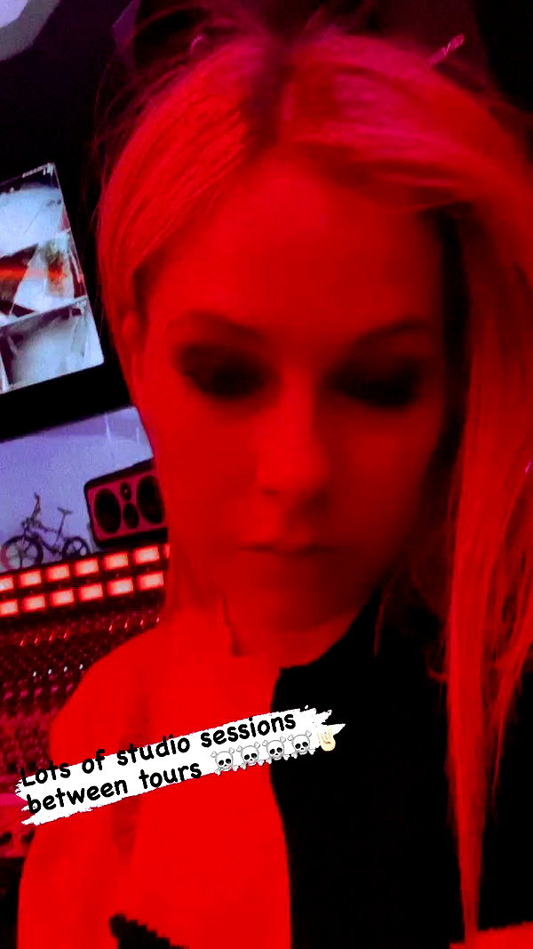 avrillavigne archive video preview