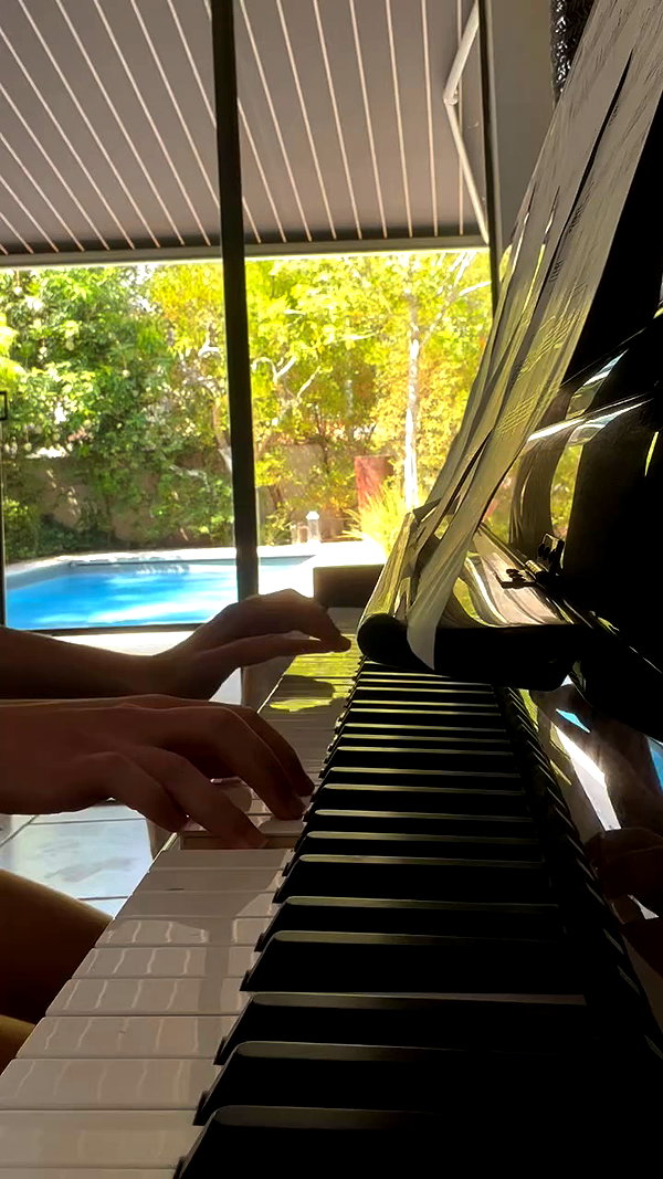 romi_henenson archive video preview